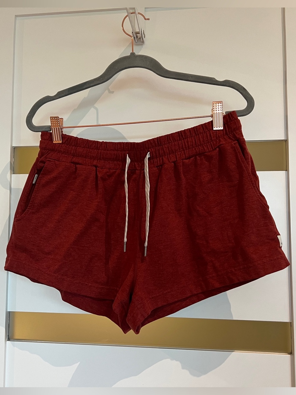 Vuori Halo Performance Short Women's DreamKnit Shorts Red Burgundy Heather Small